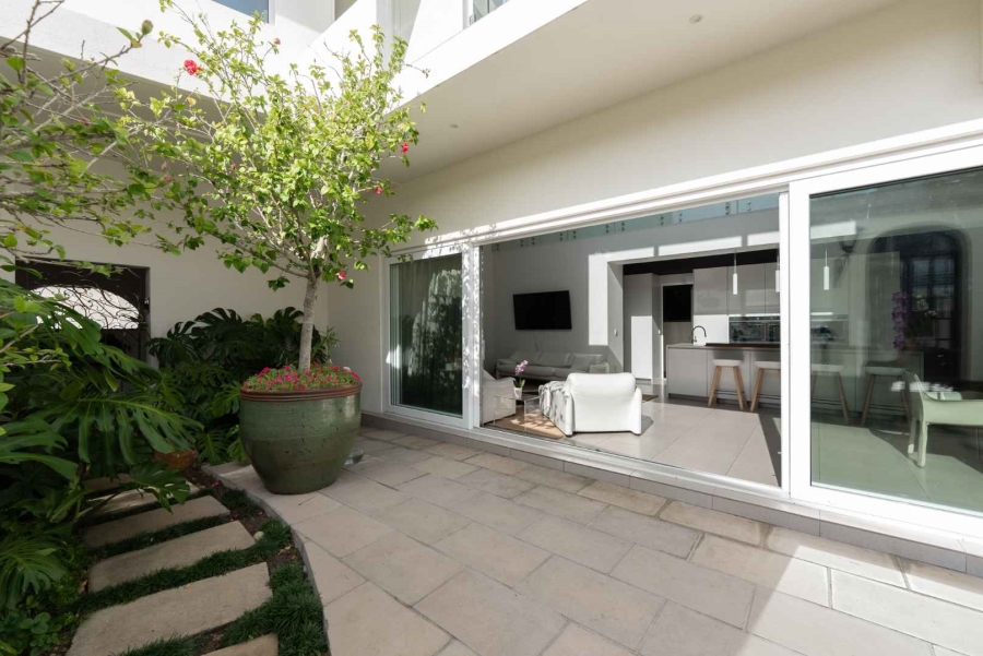 6 Bedroom Property for Sale in Claremont Upper Western Cape